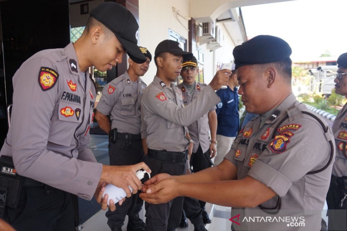 Personel Polres Kubar Cek Subu Badan Usai Apel