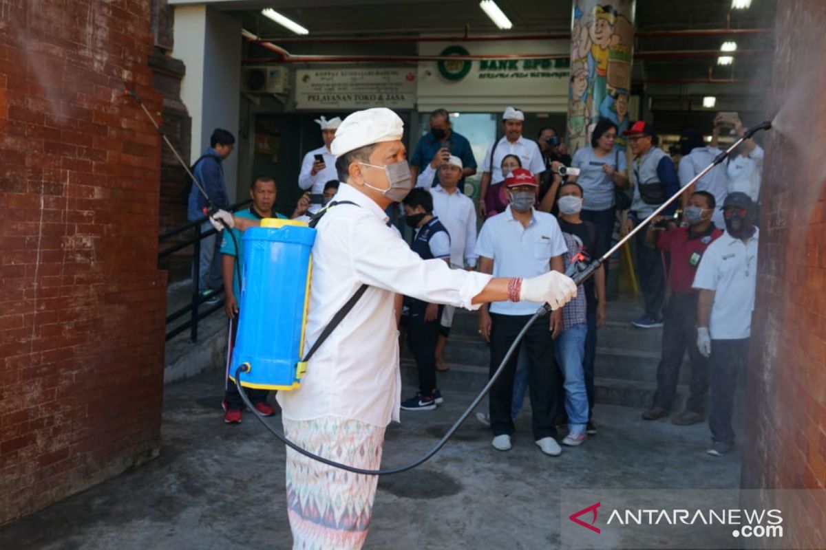 Jelang Nyepi,  Pemkot Denpasar lakukan penyemprotan cairan disinfektan