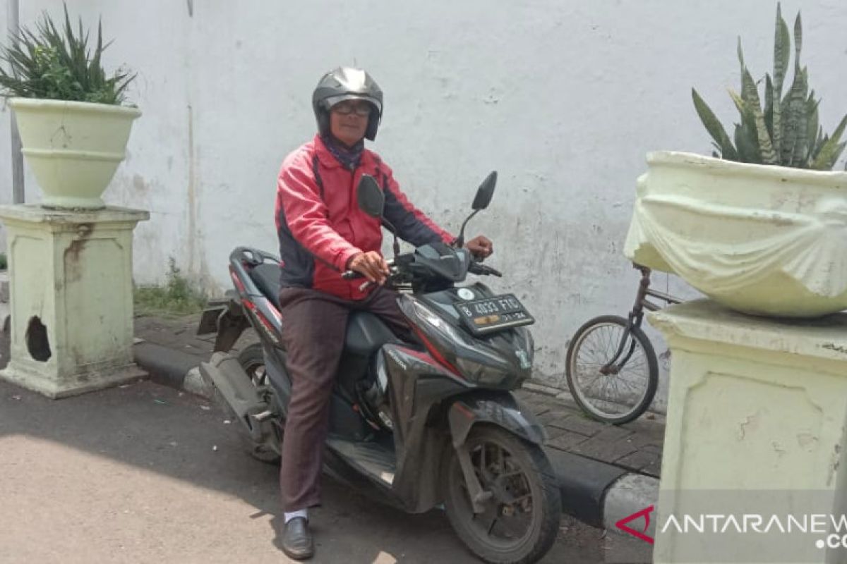 Pengemudi ojek mengeluh sepi penumpang