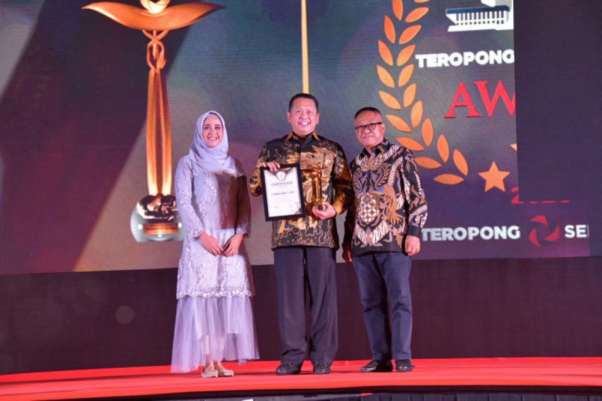 Bambang Soesatyo raih penghargaan Parliament of The Year 2020