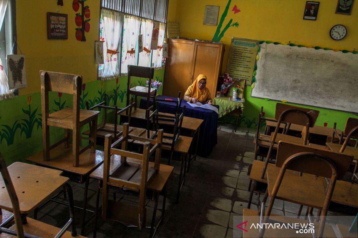 Belum liburkan sekolah, DPRD Riau minta Pemkab Inhu ikuti instruksi Gubernur