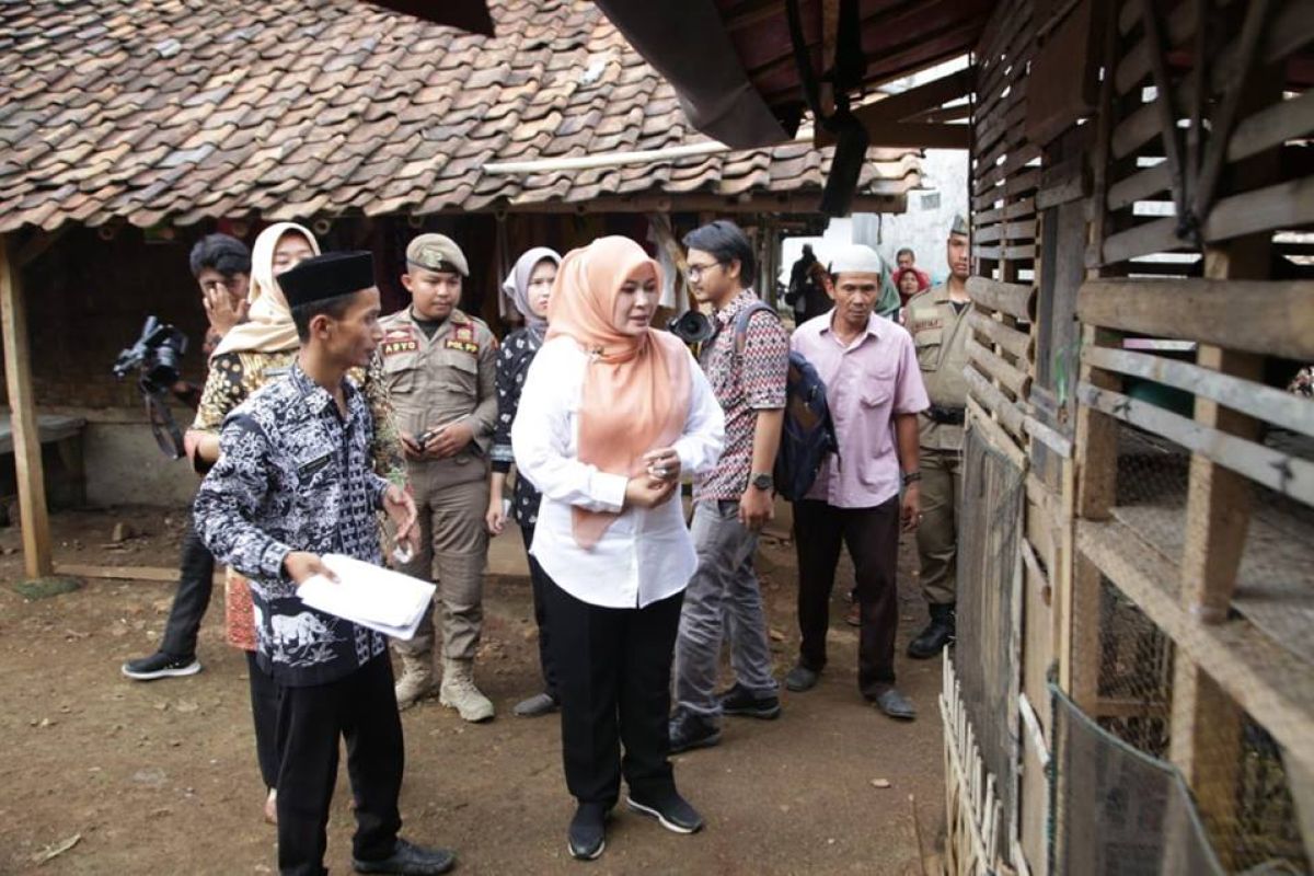 Bupati Pandeglang Irna Narulita imbau warga berprilaku sehat cegah corona