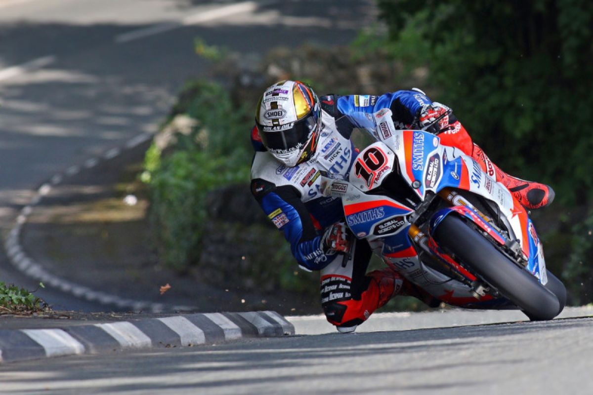 Antisipasi virus corona, balap motor Isle of Man TT dibatalkan