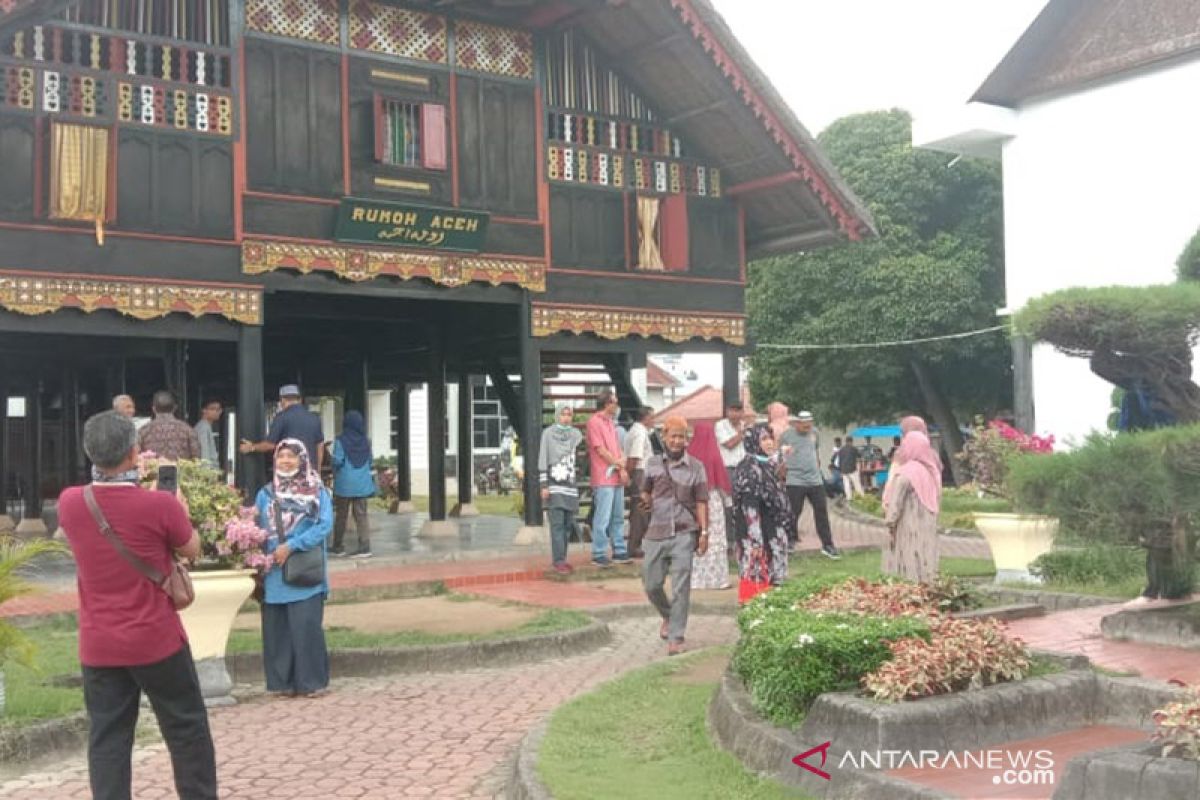 Museum Aceh ditutup, wisatawan hanya bisa berkunjung di luar