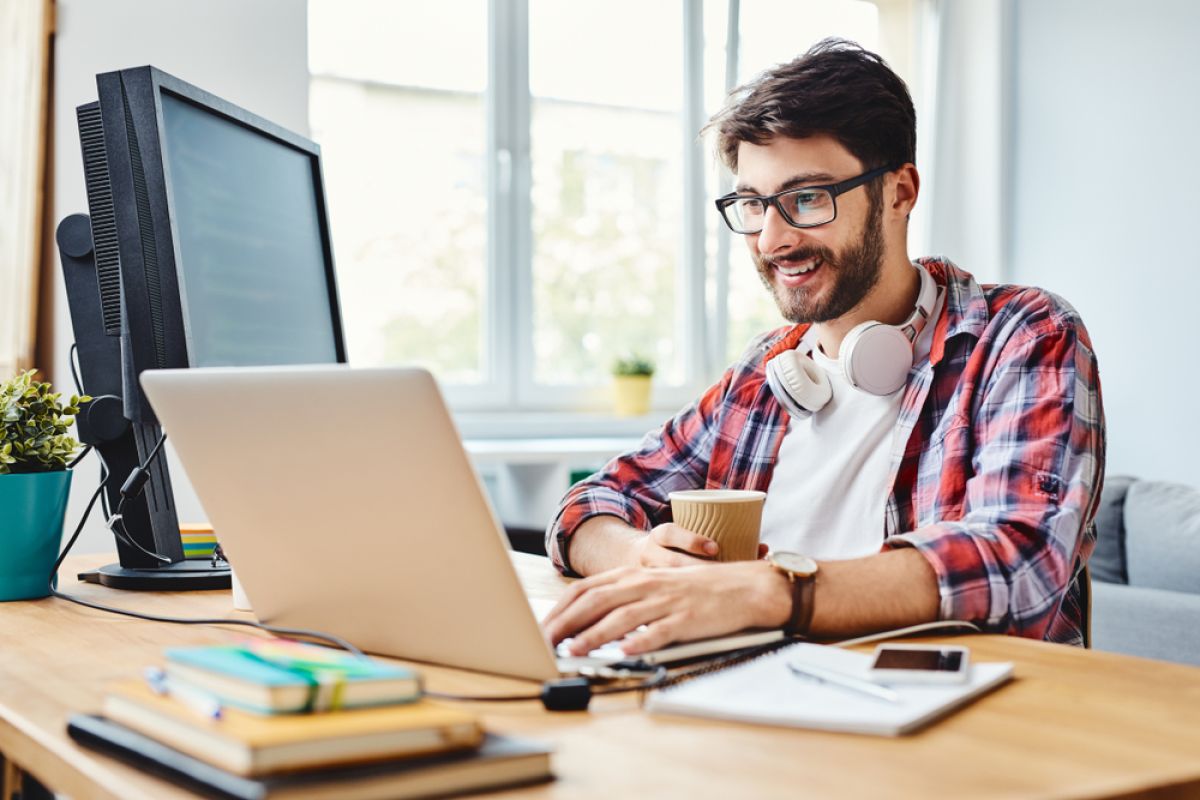 Panduan berinteraksi di ruang siber untuk karyawan "work from home"