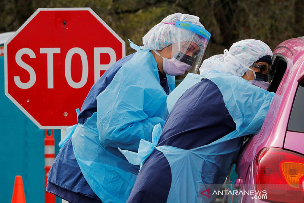 Dokter di Seattle AS buat masker sendiri karena barang langka