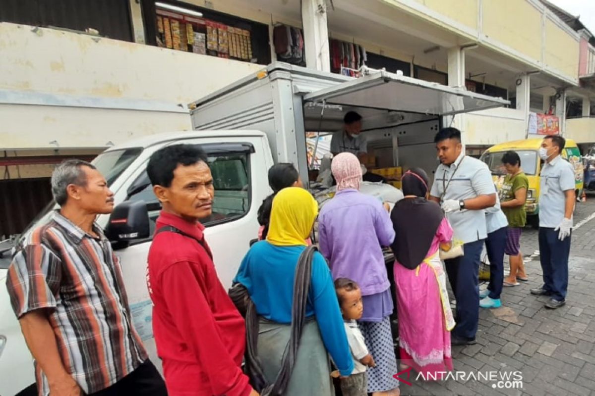 Jaga stabilitas harga, Bulog Surakarta gelar pasar murah