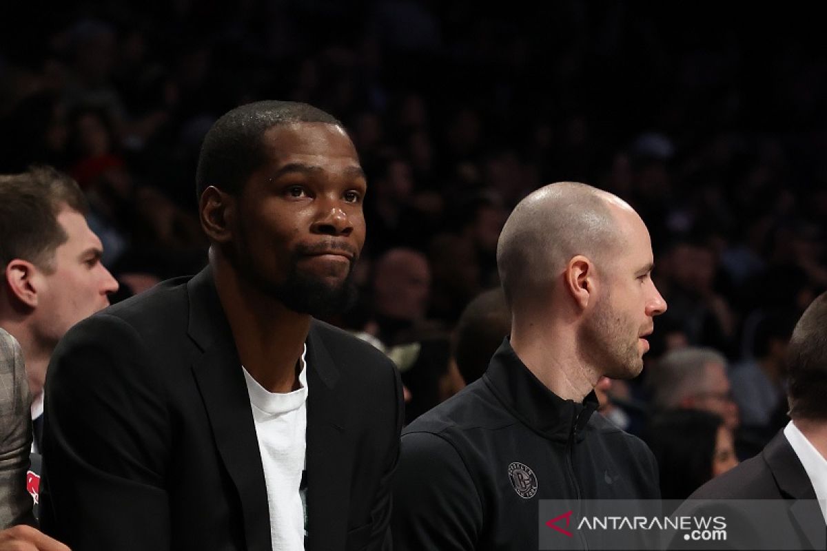 Kevin Durant satu dari empat pemain Nets yang dinyatakan positif COVID-19