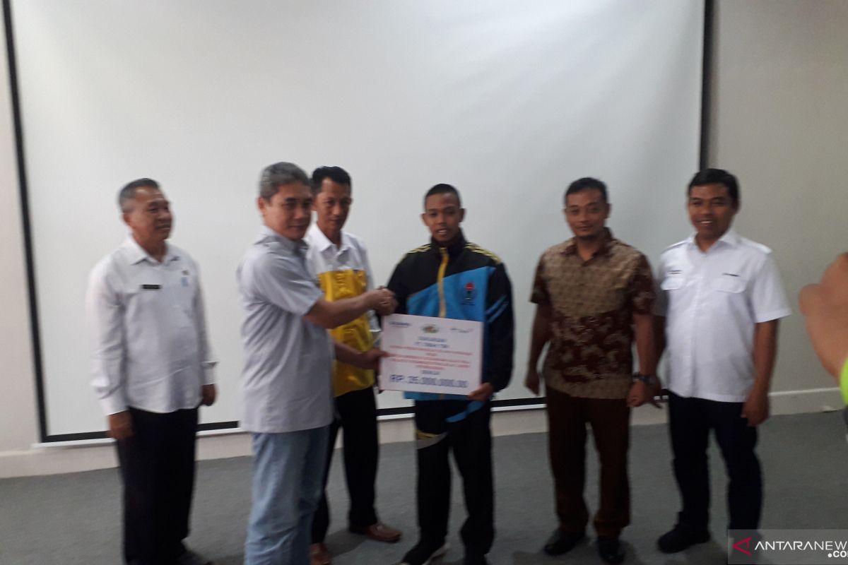 PT Timah salurkan bantuan pembinaan atlet gulat Bangka Barat