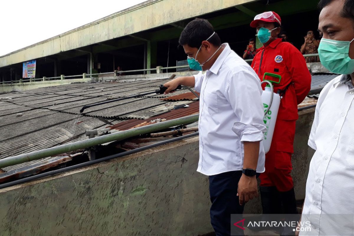 Kota Kediri lakukan penyemprotan disinfektan di pasar