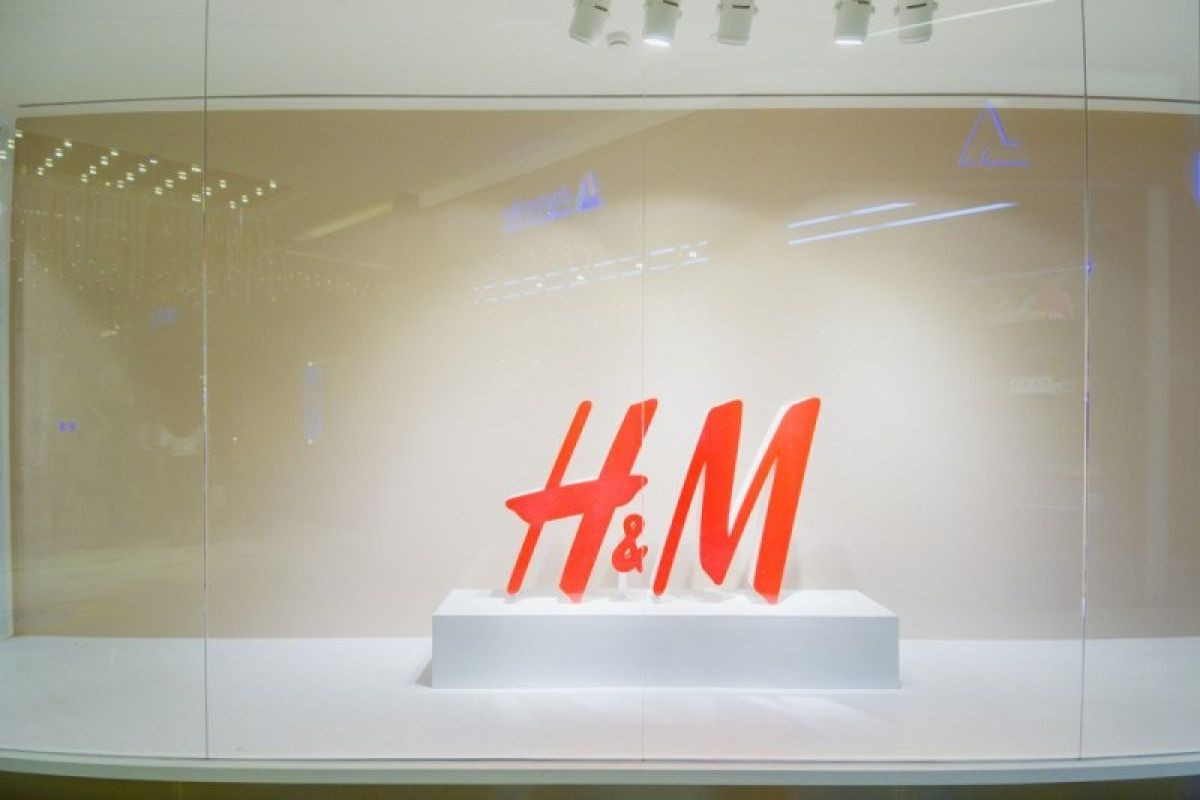 H&M tutup semua toko di dua negara