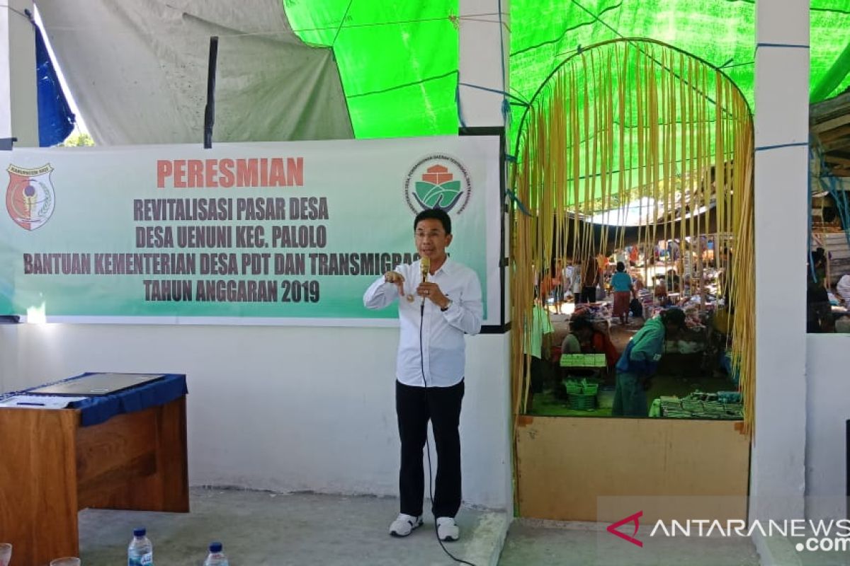 Bupati Sigi  resmikan pasar bantuan Kemendes di Uenuni