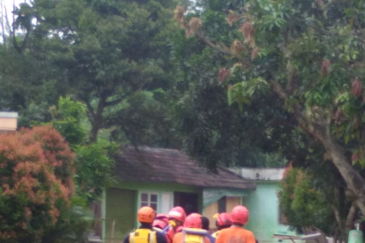 Tidak hujan tetapi sejumlah wilayah Depok terendam banjir