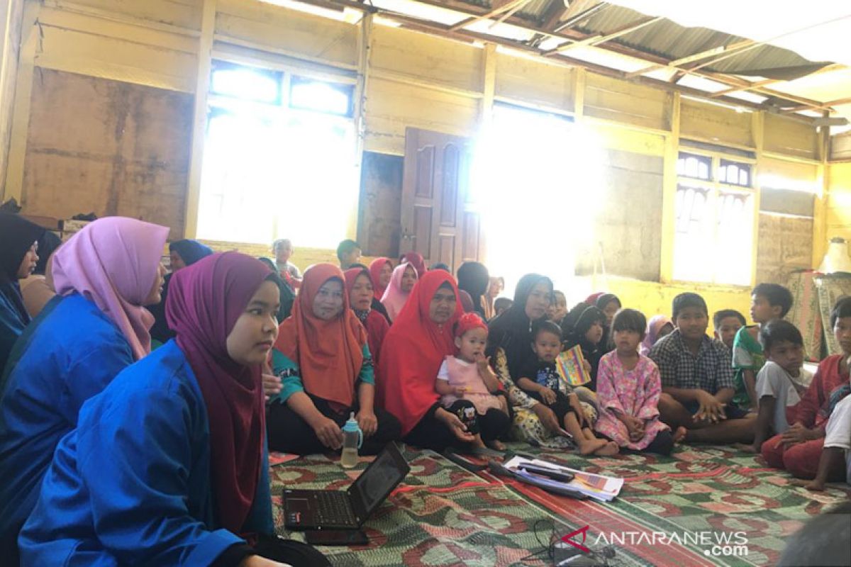 Mahasiswa UIN Ar-Raniry edukasi masyarakat Aceh Tengah cegah corona