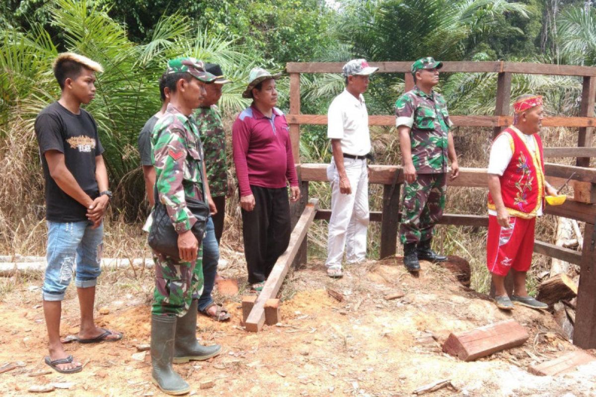 TMMD Regtas Kodim 1204 Sanggau peduli kearifan lokal