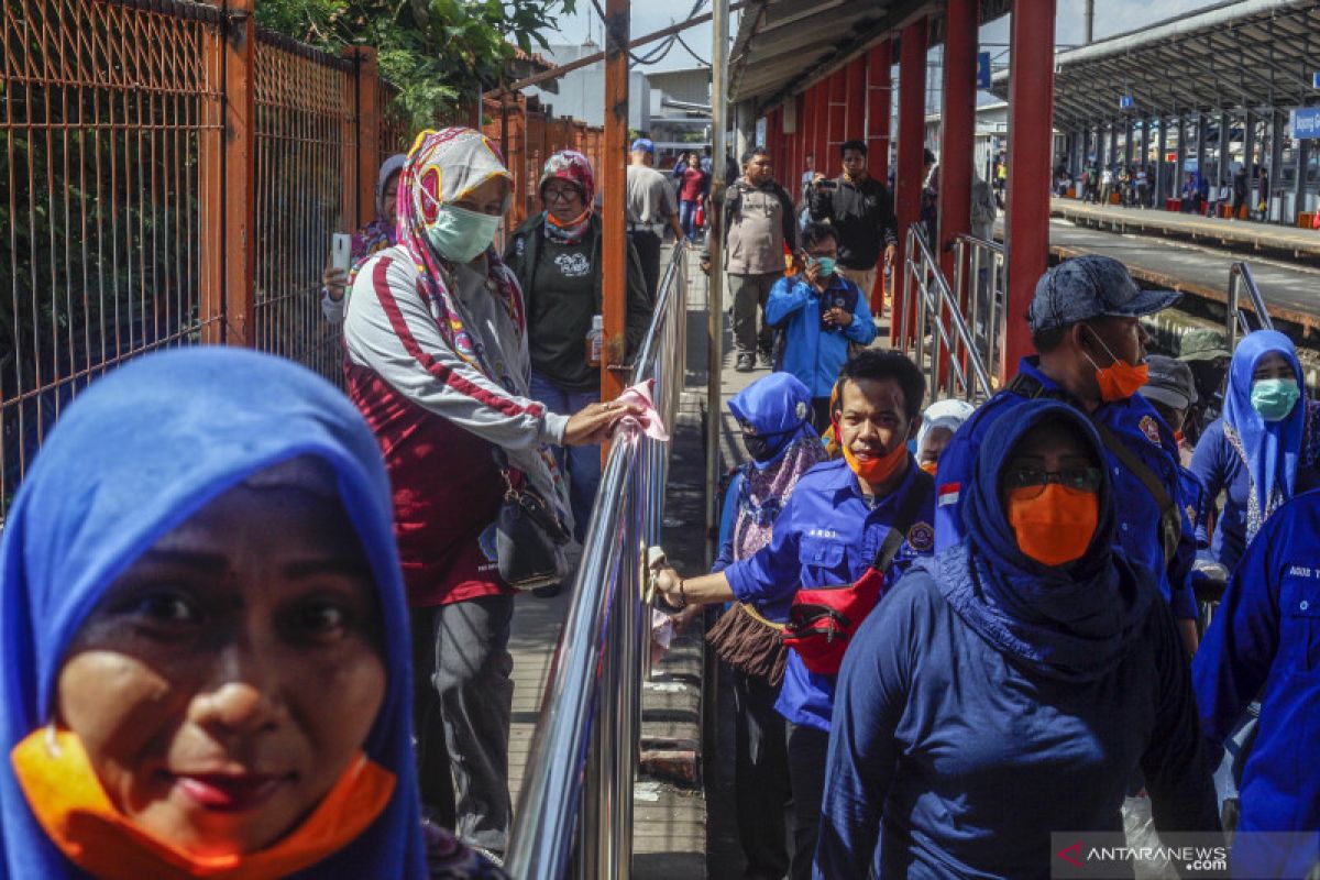 Wamendes dorong perangkat dan pendamping desa proaktif lawan COVID-19