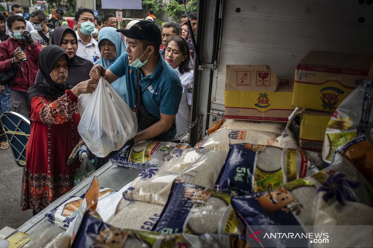 Satgas Pangan NTB mengawasi persediaan bahan pokok