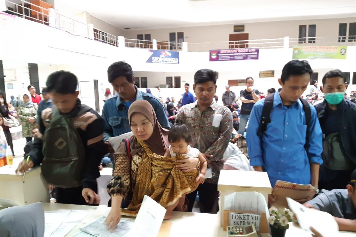 Tangerang alihkan pelayanan adminduk melalui medsos terkait  pandemi  COVID-19