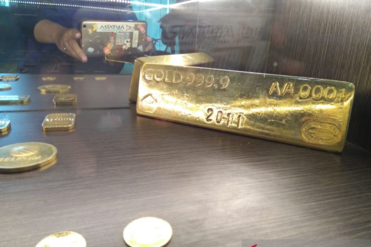 Emas melambung 83 dolar