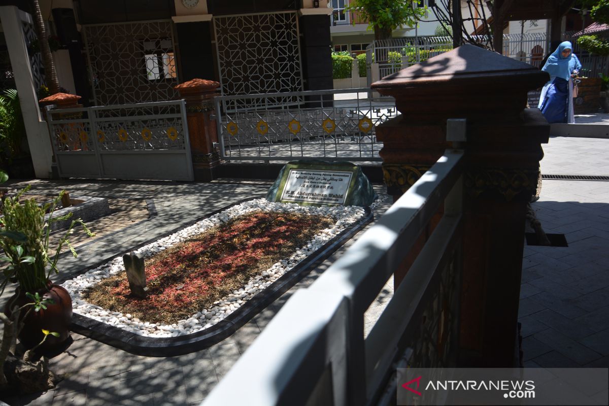 Wisata religi Makam Gus Dur ditutup sementara