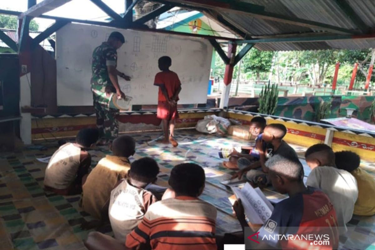 Potret kiprah TNI bangkitkan semangat belajar anak Merauke