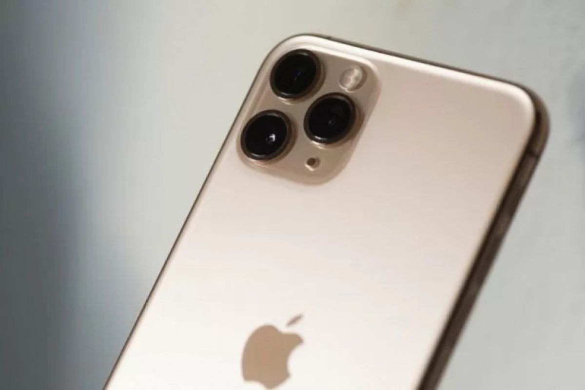 Perangkat Apple berisi bugs di iPhone curi data selama bertahun-tahun