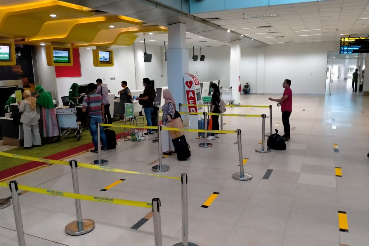 Bandara Jambi berlakukan rekayasa pembatasan jarak antrean