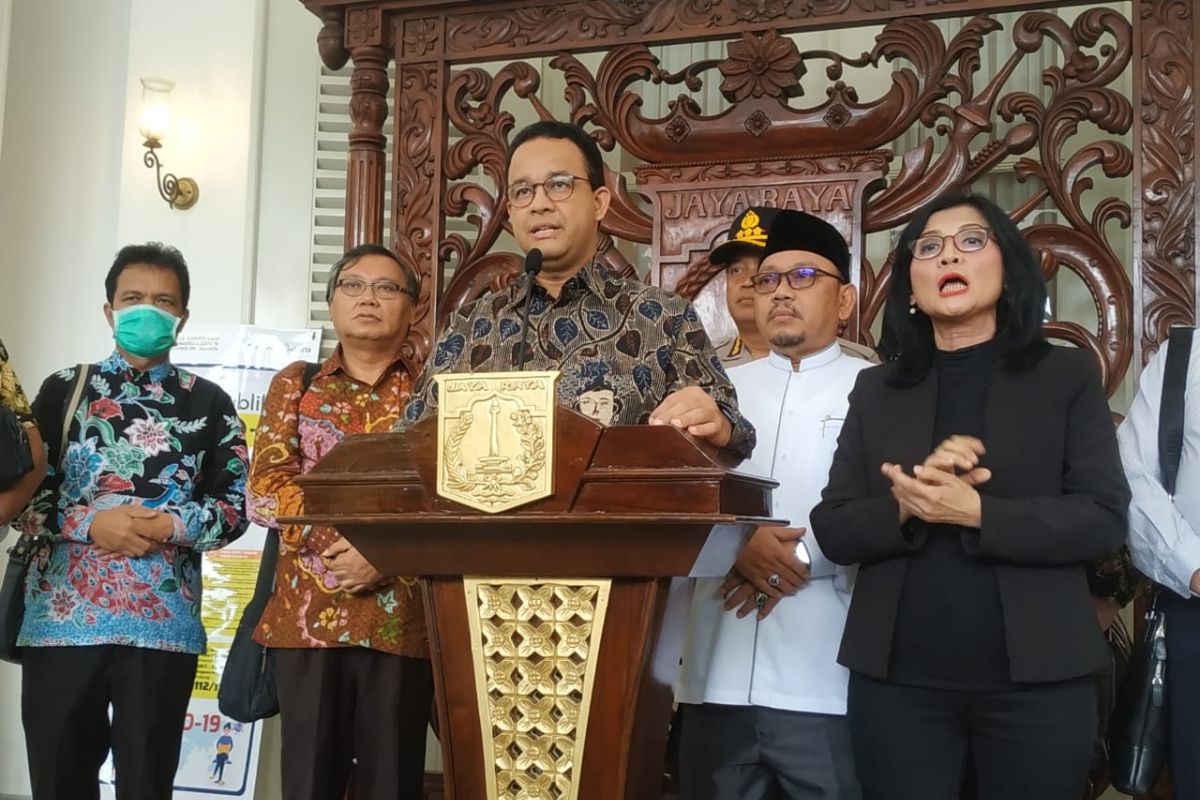 Gubernur DKI Jakarta Anies Baswedan imbau Shalat Jumat ditunda dua pekan