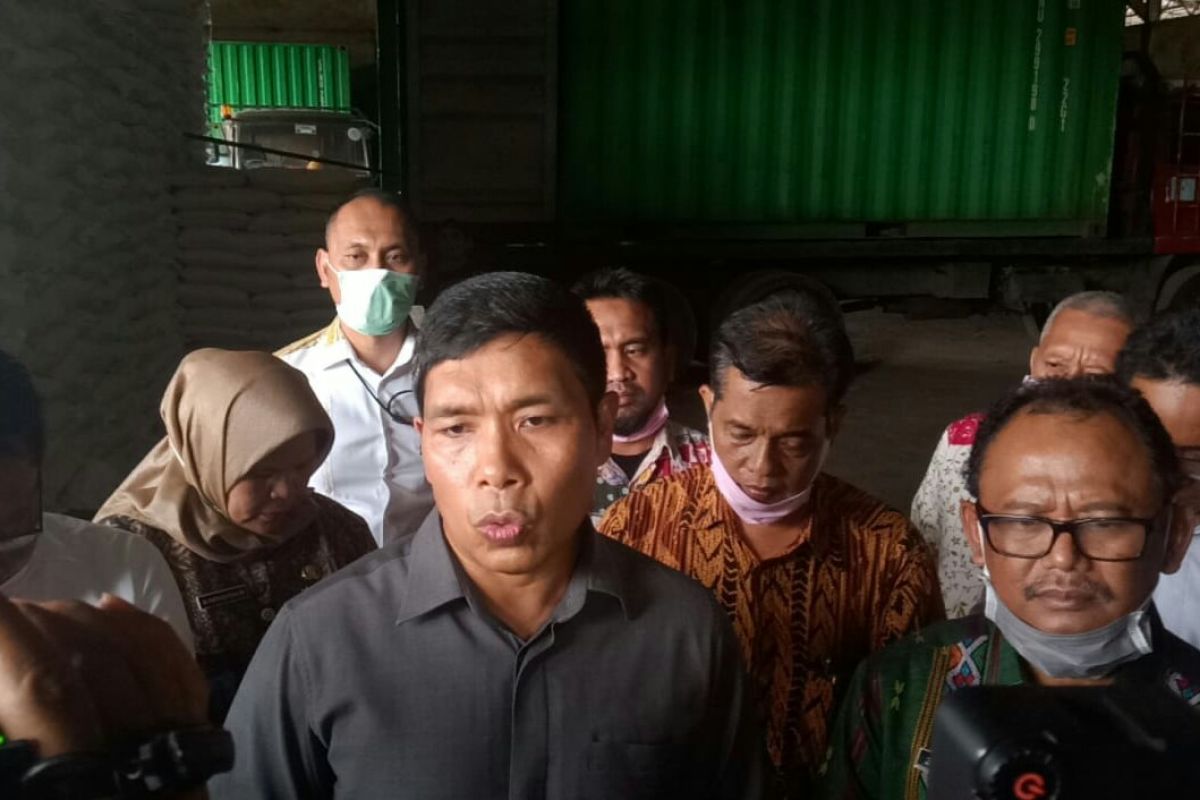 Polda Sumut sidak gudang gula di Jalan Yos Sudarso Medan