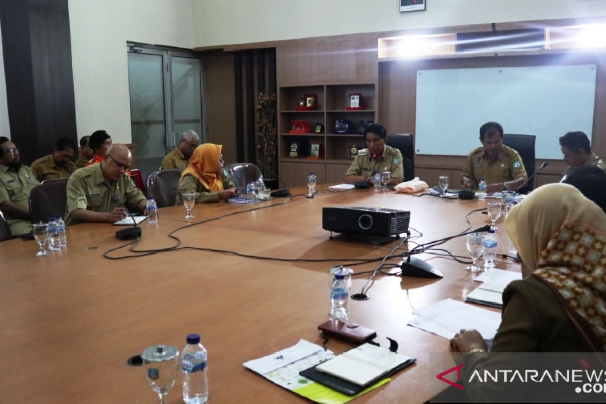 Bupati Belitung Timur minta pengelola fasilitas publik sediakan antiseptik