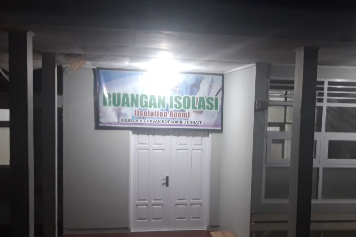 Seorang PDP dirujuk ke ruang isolasi RSUD Chasan Boesoerie