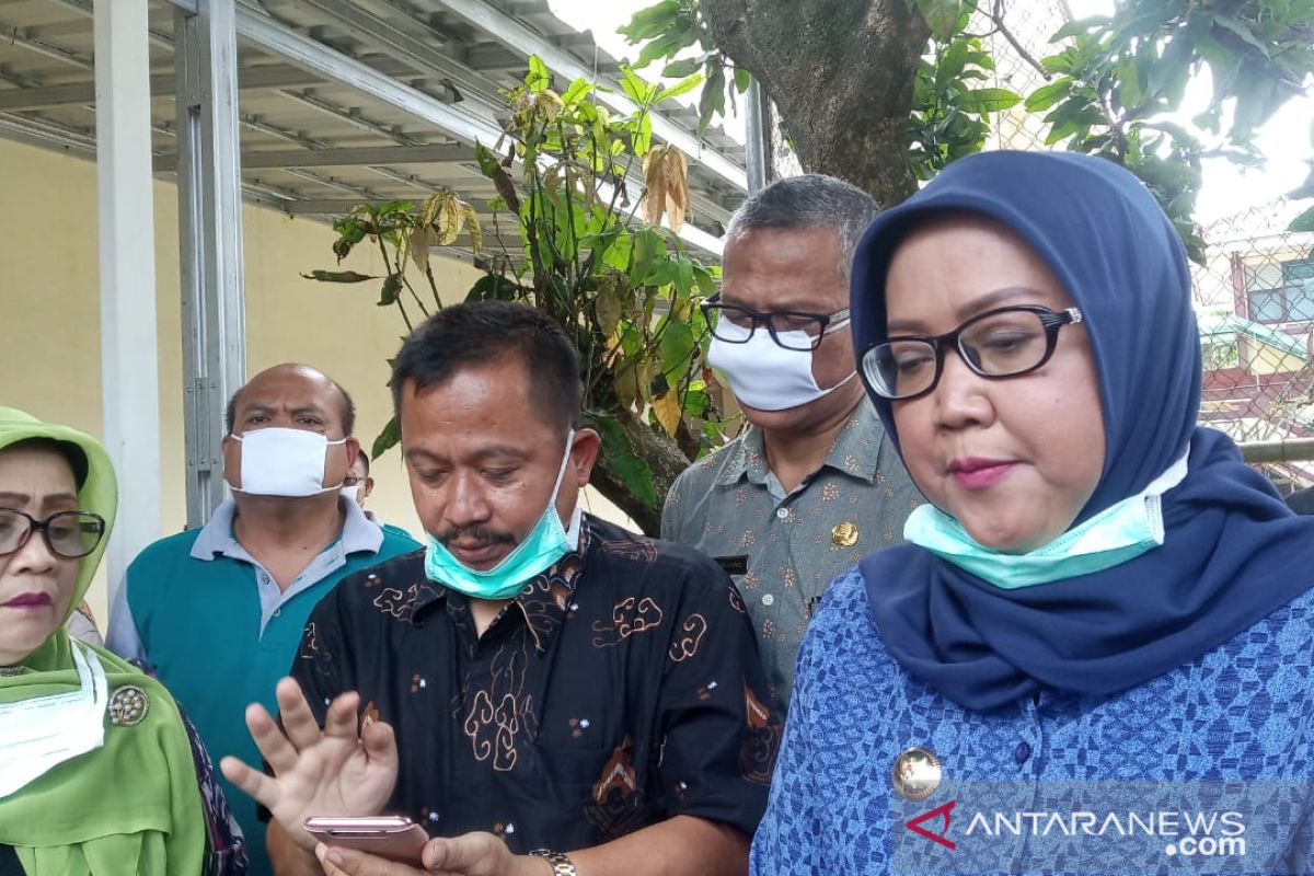 Bupati Bogor instruksikan jemput keluarga pasien positif COVID-19