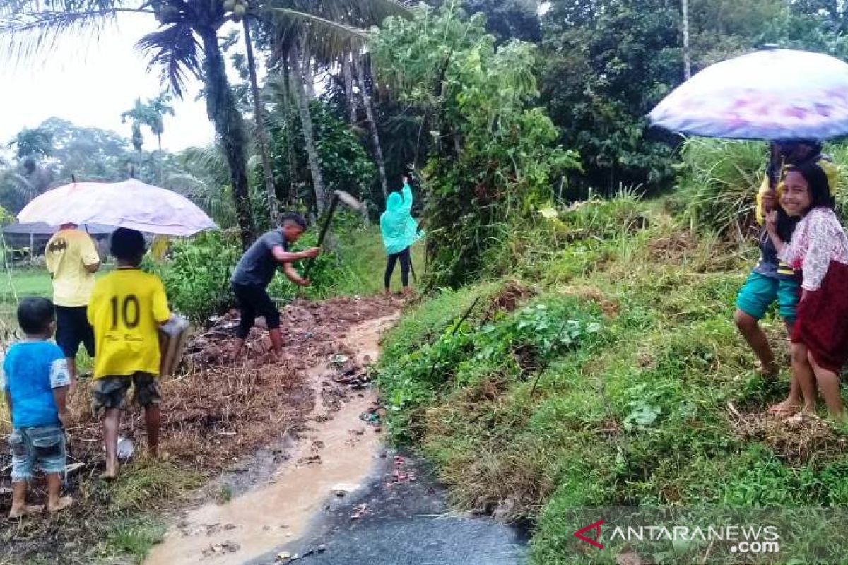 Banjir bandang terjang Ampeknagari Agam