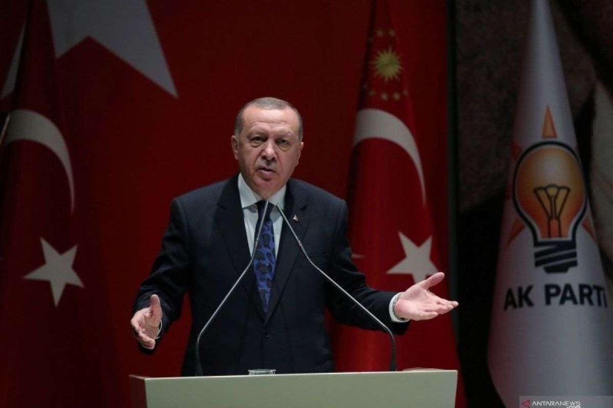 Erdogan menolak pengunduran diri mendagri Turki terkait jam malam