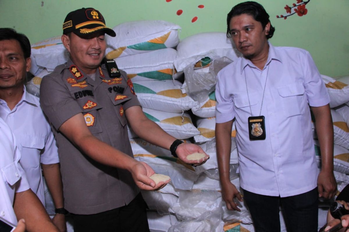 Polres Madiun amankan 4.350 kilogram gula pasir hasil penimbunan