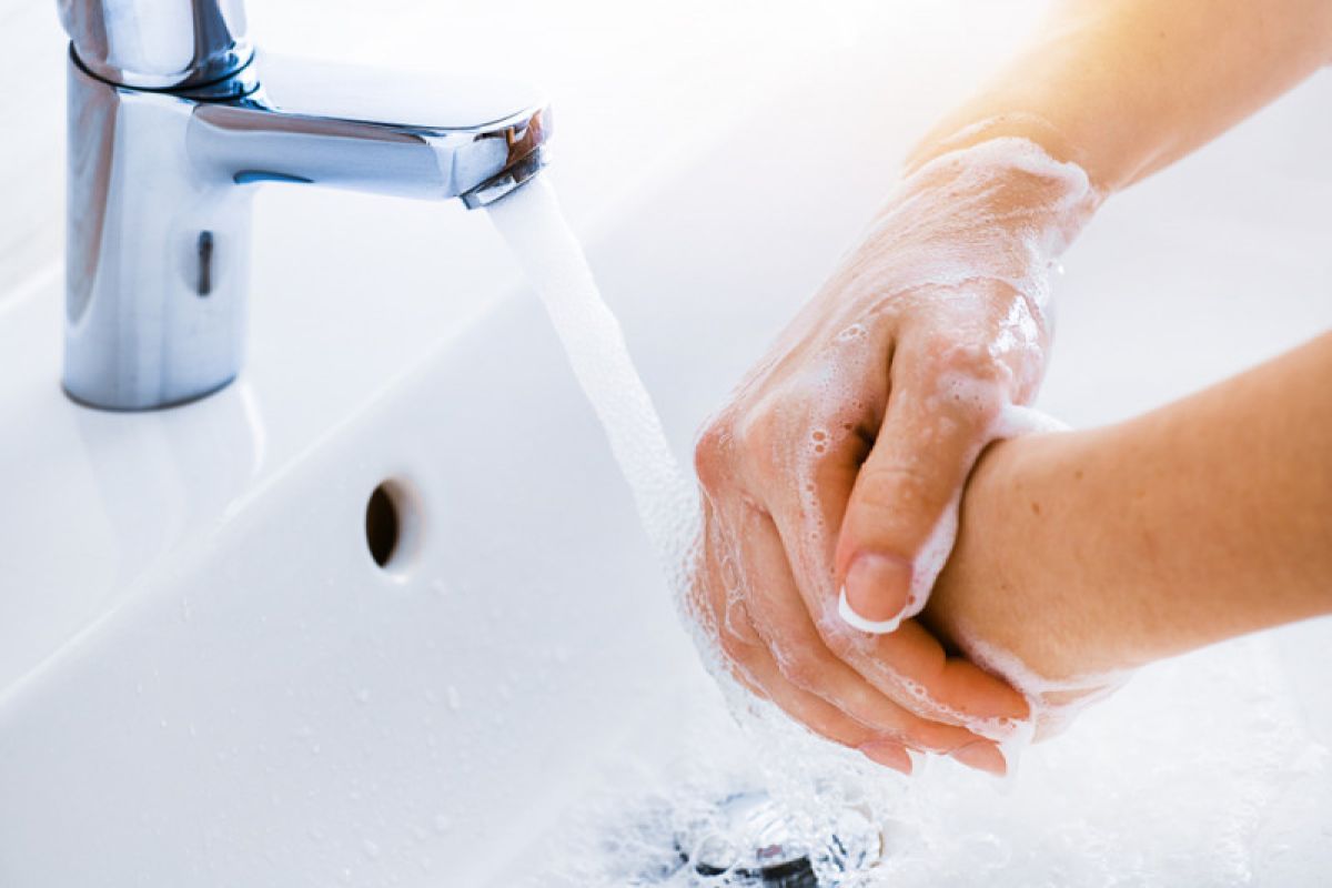 Pakar: Berlebihan pakai cairan pembersih tangan bisa sebabkan iritasi