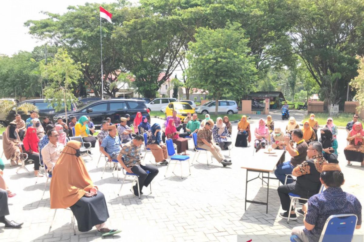 Bappeda Provinsi Gorontalo terapkan rapat di luar ruangan