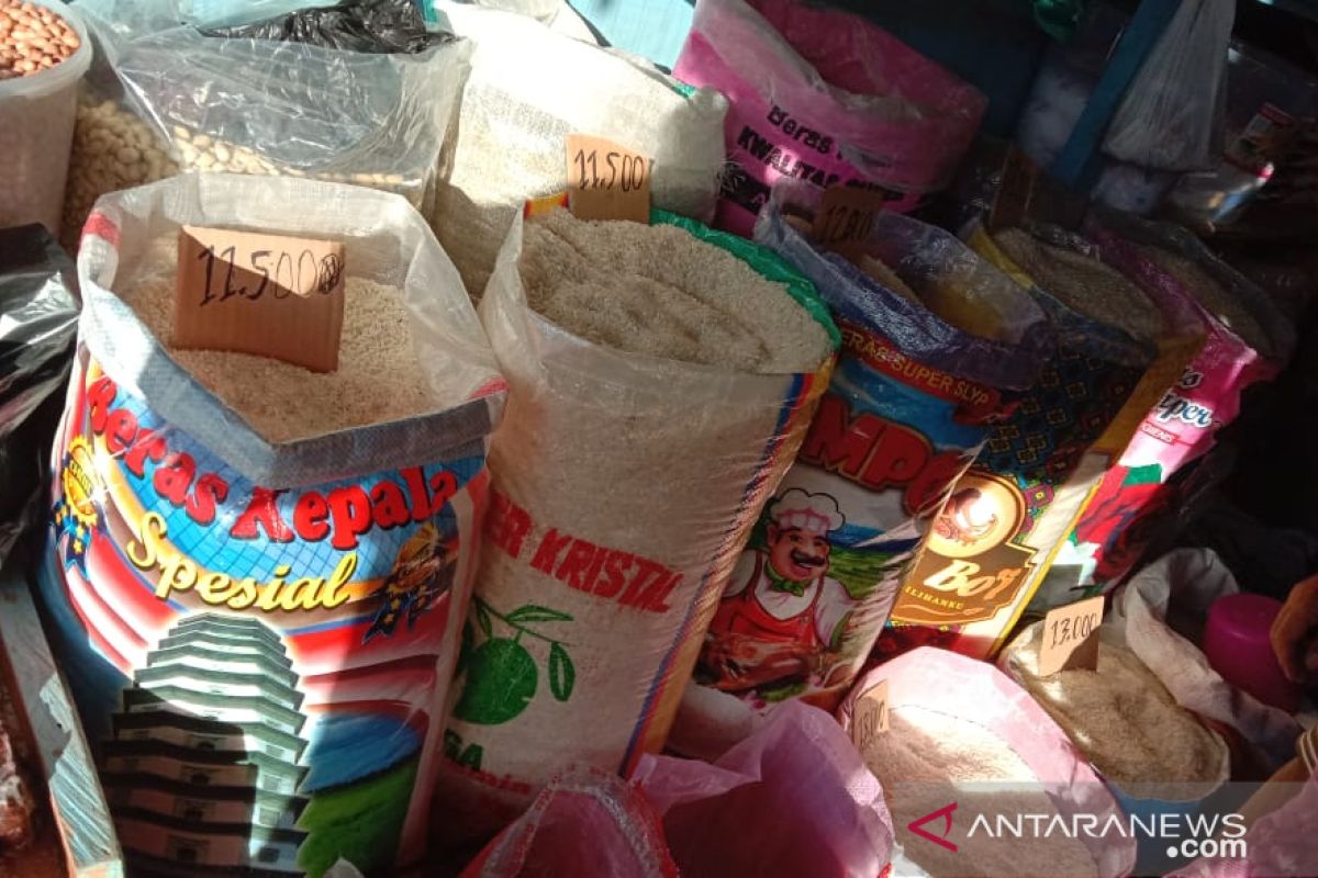 Harga beras antarpulau di pasar tradisional Ambon naik