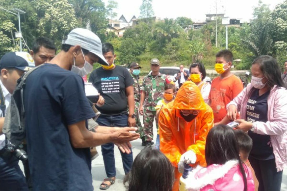 Pelabuhan KMP Ihan Batak disterilisasi cegah sebaran Covid-19