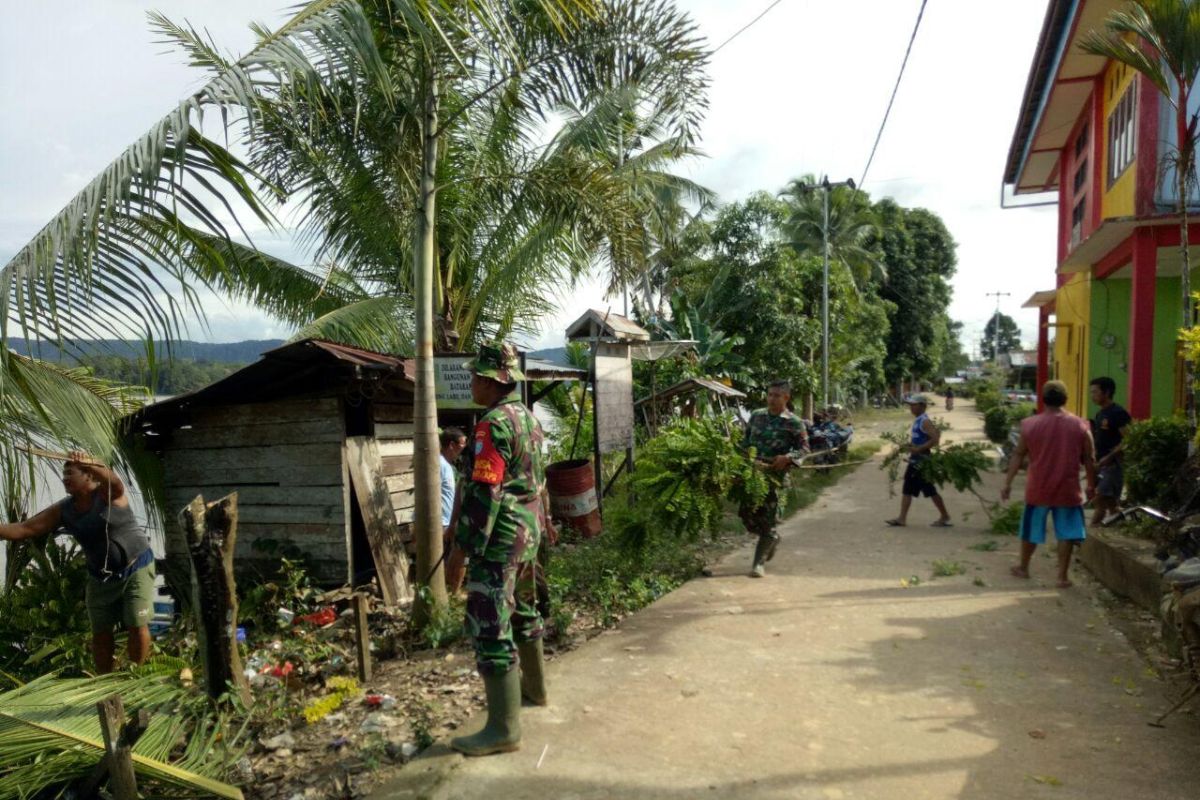 Wujudkan lingkungan bersih, ini dilakukan prajurit TMMD dan warga