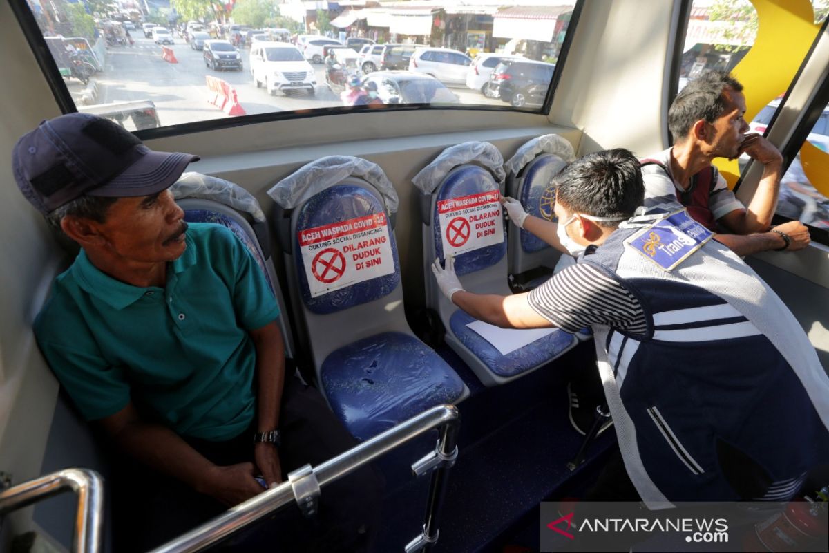 Jarak sosial dalam Bus Trans Kutaraja