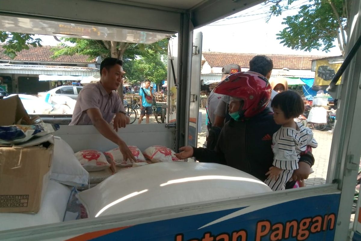 Bulog Tulungagung gelar operasi pasar