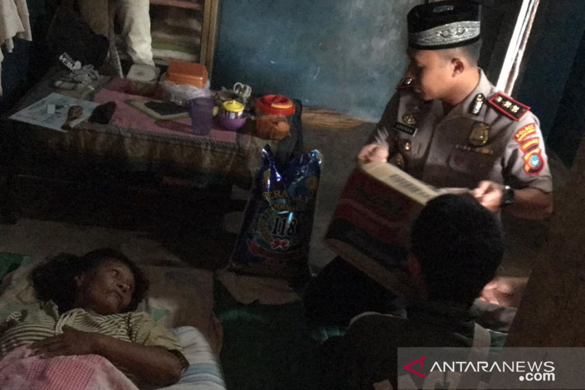 Polres Bangka Barat salurkan santunan kepada penderita kanker di Mentok