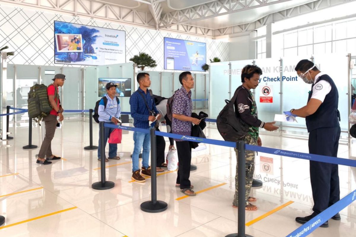 Bandara Ahmad Yani Semarang terapkan jaga jarak antisipasi COVID-19