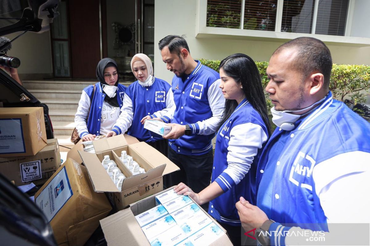 Demokrat bantu APD untuk tenaga medis tangani COVID-19