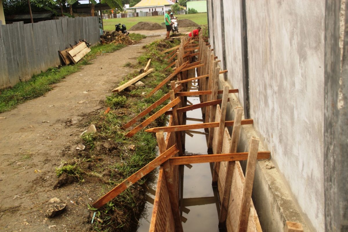 TMMD Kodim Sanana bangun drainase antisipasi banjir di Kepsul