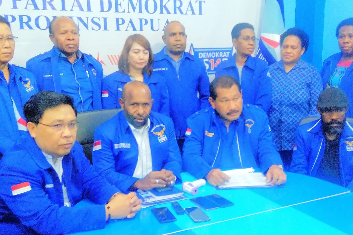 Partai Demokrat Papua terima berkas  pendaftaran 41 pasangan calon bupati