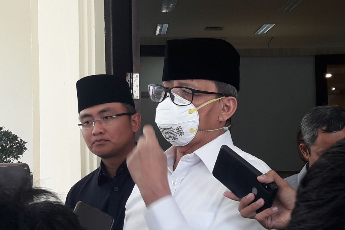 Gubernur Banten menginstruksikan  ASN kerja dari rumah