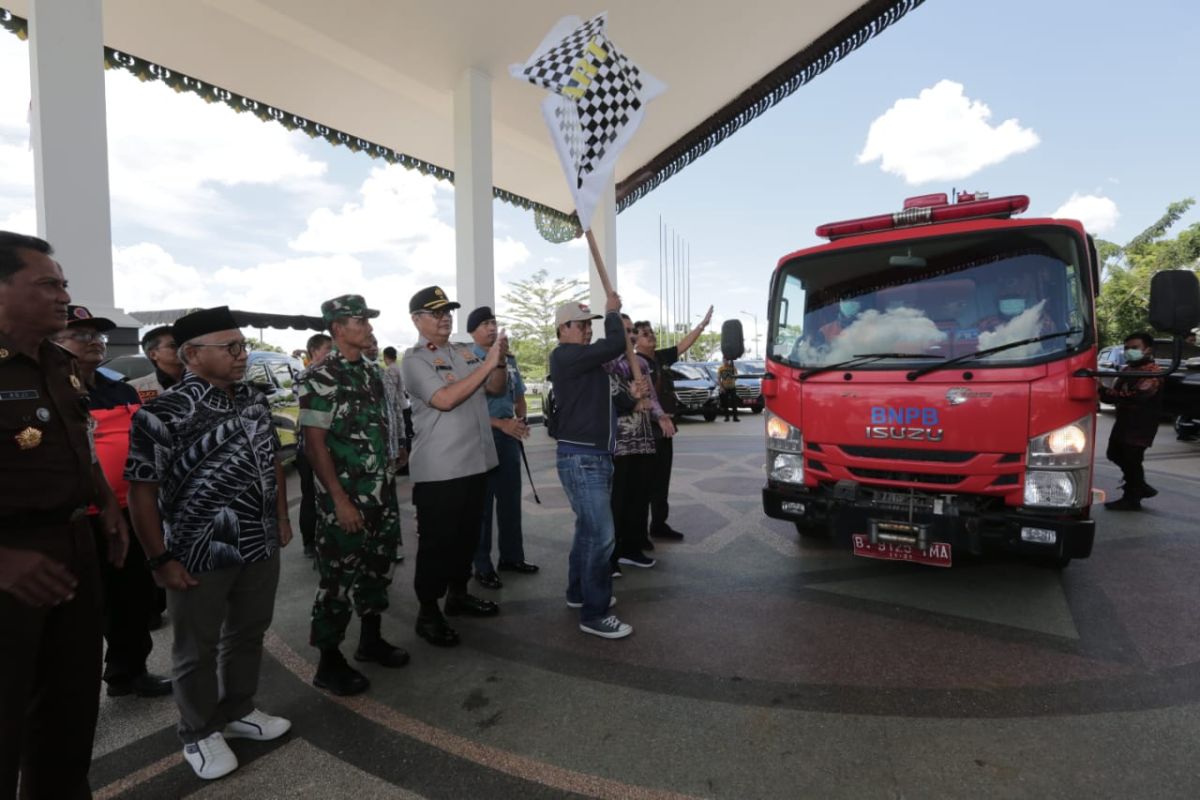 BPBD kerahkan 11 armada semprotkan disinfektan di tempat umum