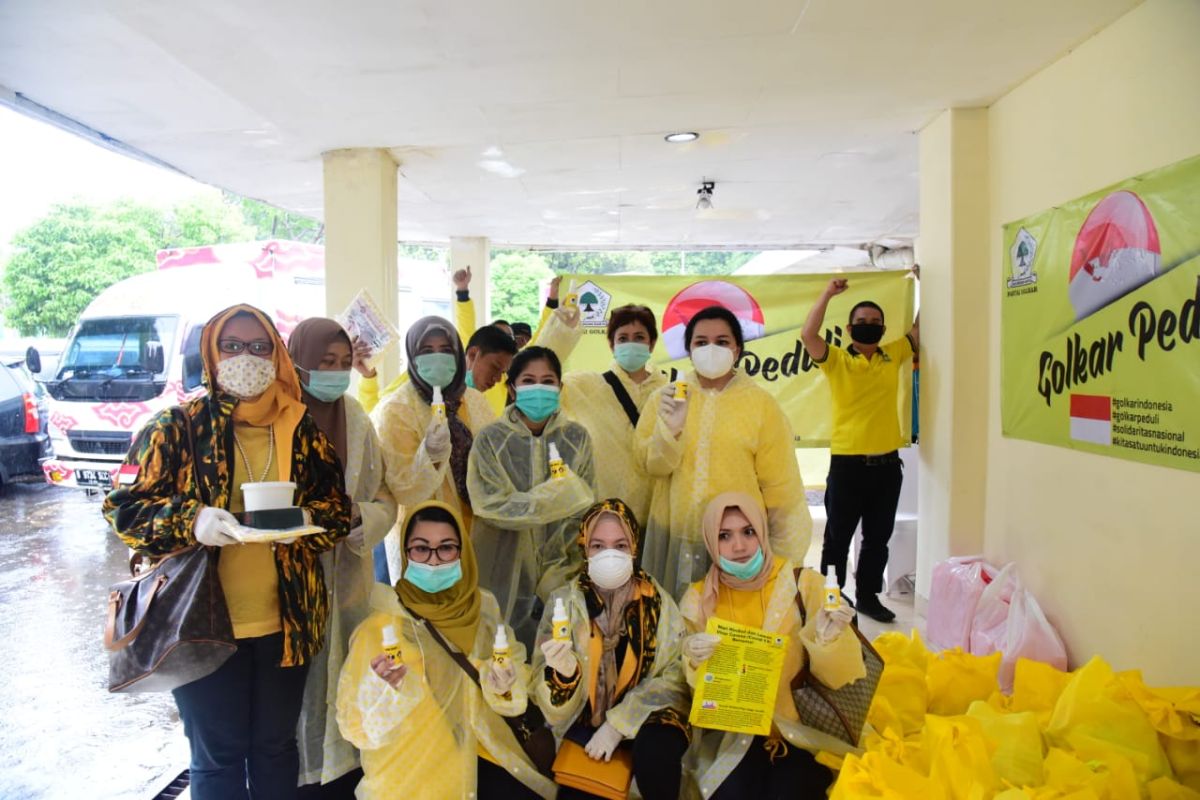 Pemkot Jakpus beri bantuan makanan bagi keluarga COVID-19